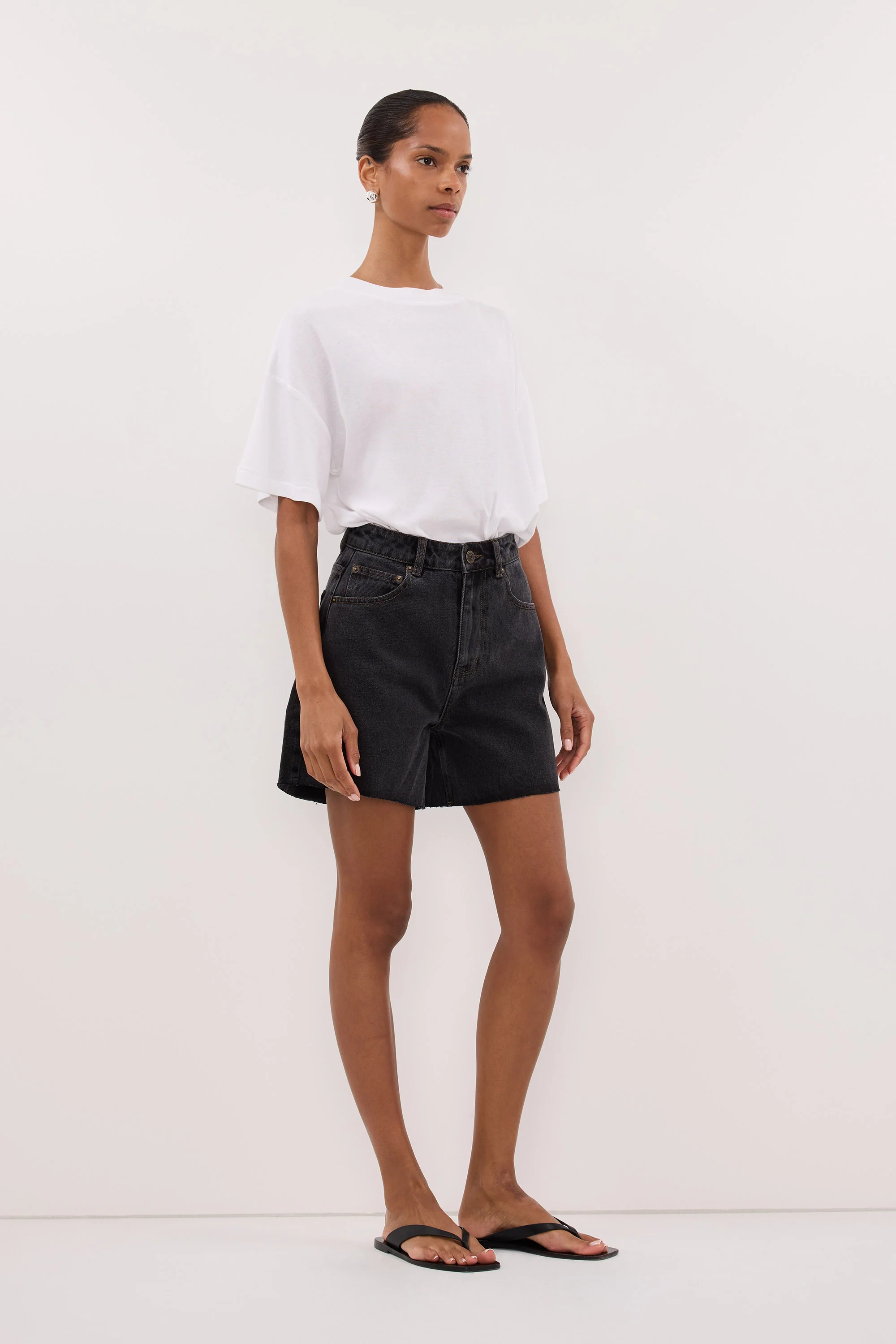MARLEY BLACK RINSE DENIM SHORT - Image 3