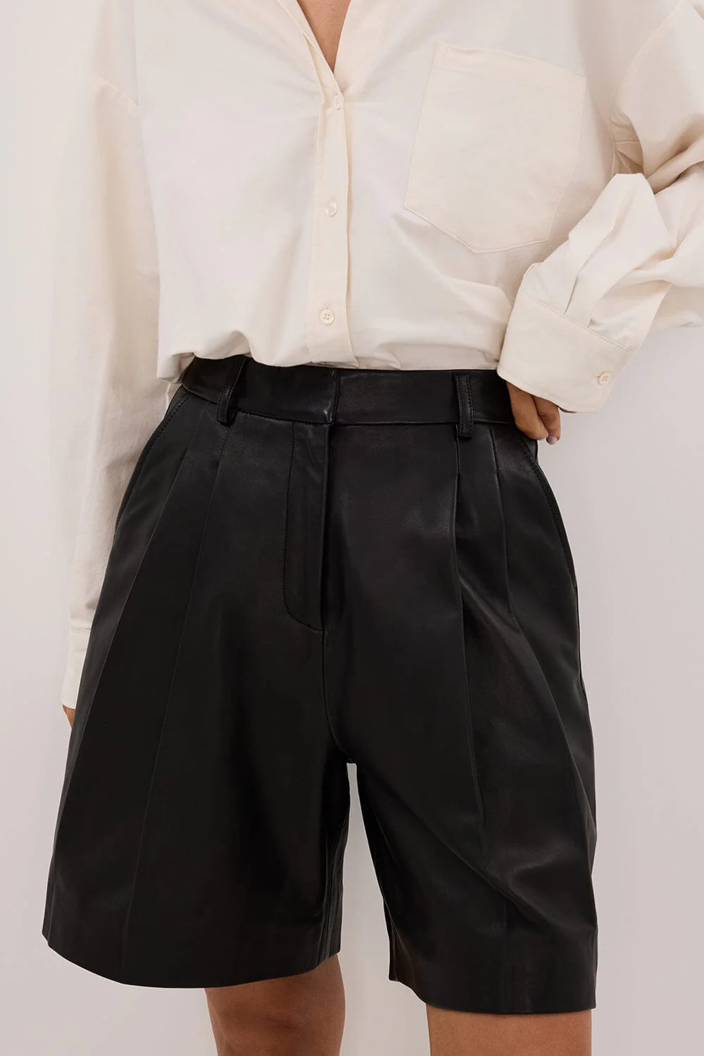 MAYFAIR BLACK LEATHER BERMUDA SHORT - Image 6