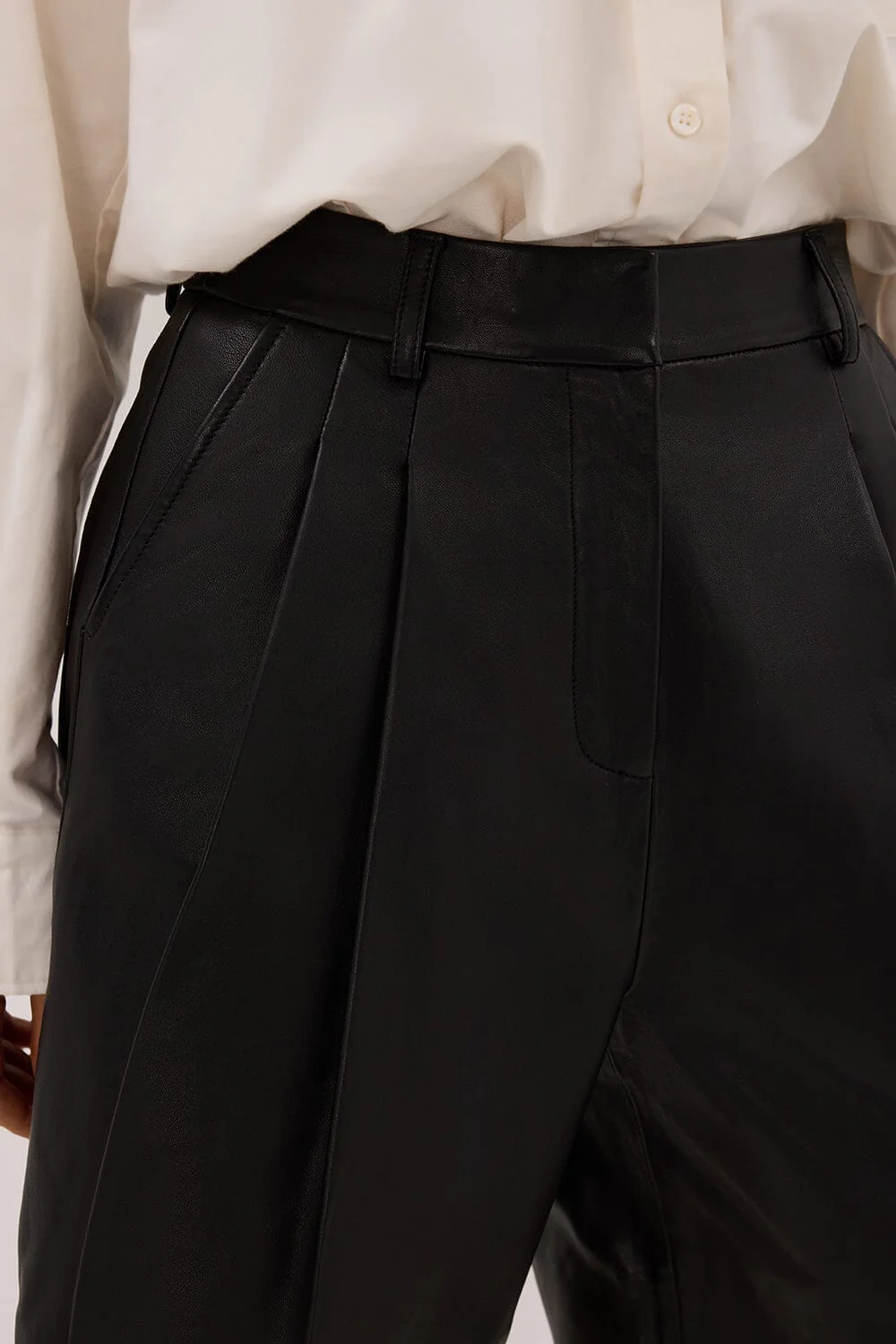 MAYFAIR BLACK LEATHER BERMUDA SHORT - Image 7