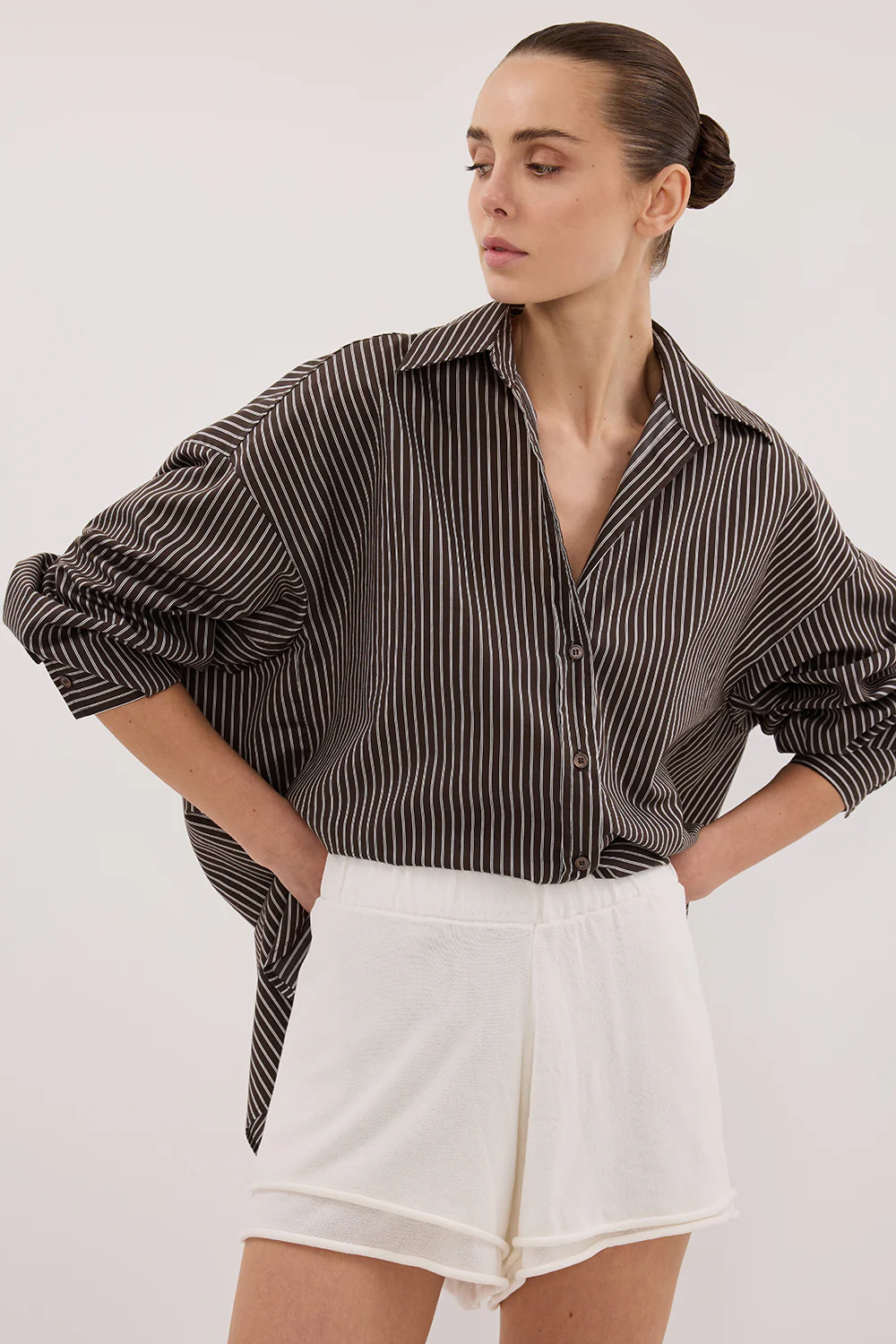 MIRA WHITE DOUBLE LAYER SHORT - Image 2
