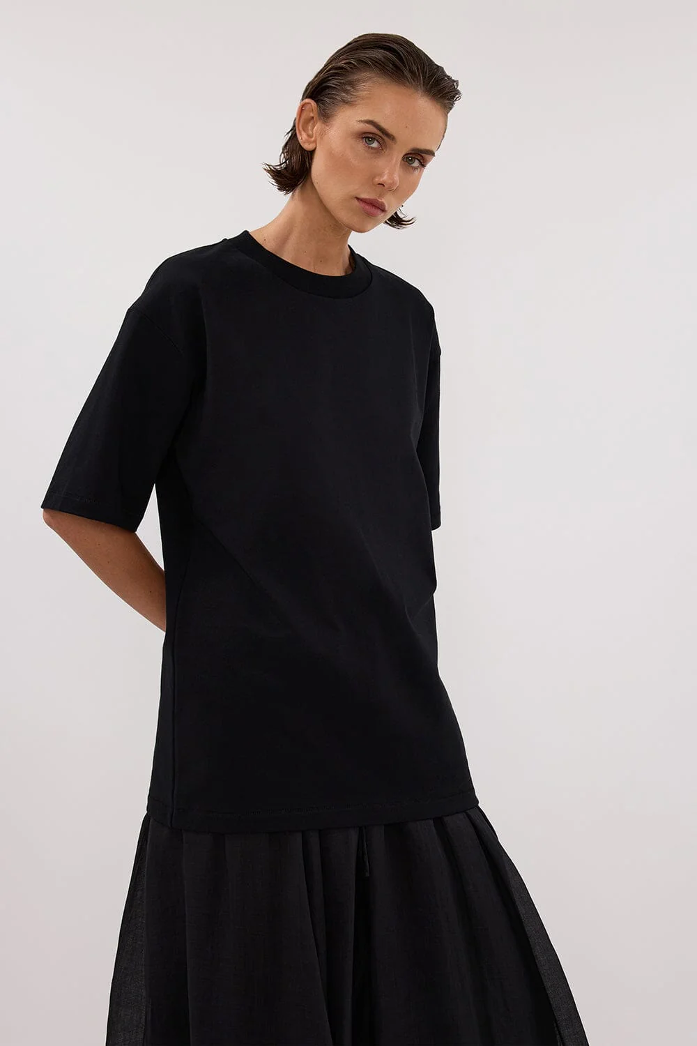 NOAH BLACK LONGLINE TEE - Image 2