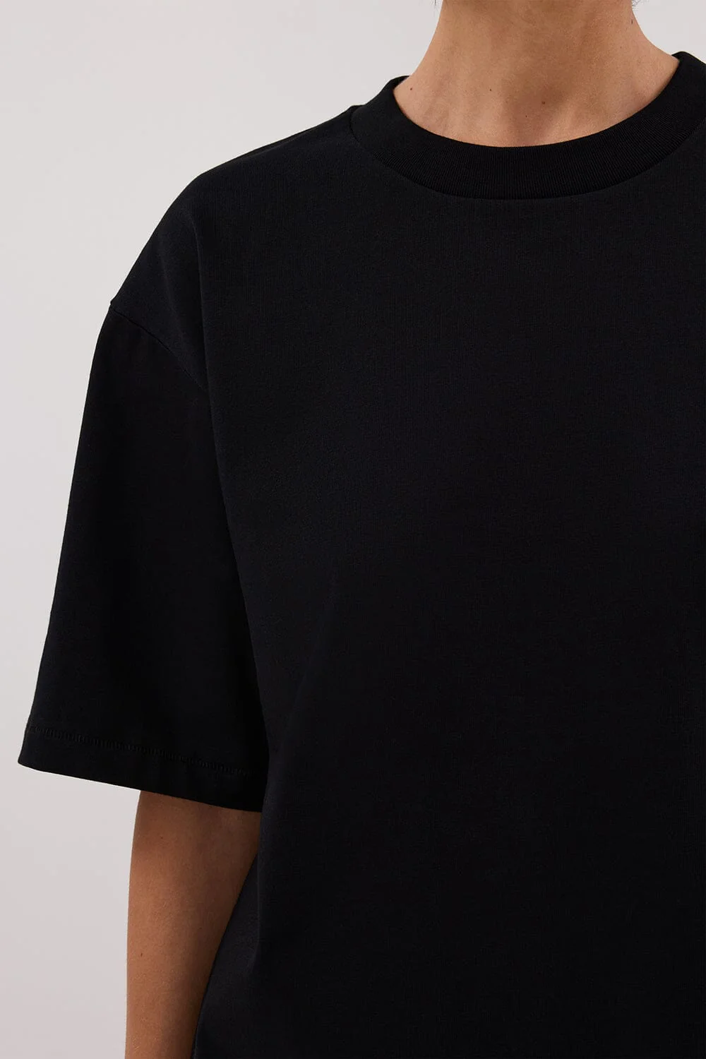 NOAH BLACK LONGLINE TEE - Image 5