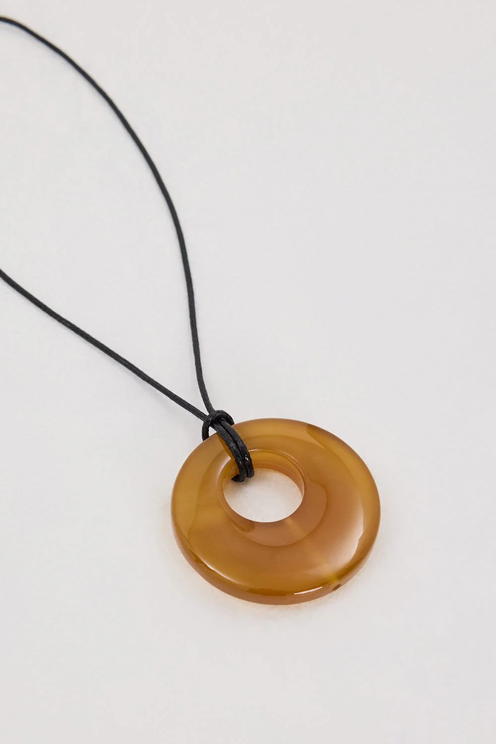 NURI STUDIO AGATE HOOP AMBER NECKLACE - Image 3