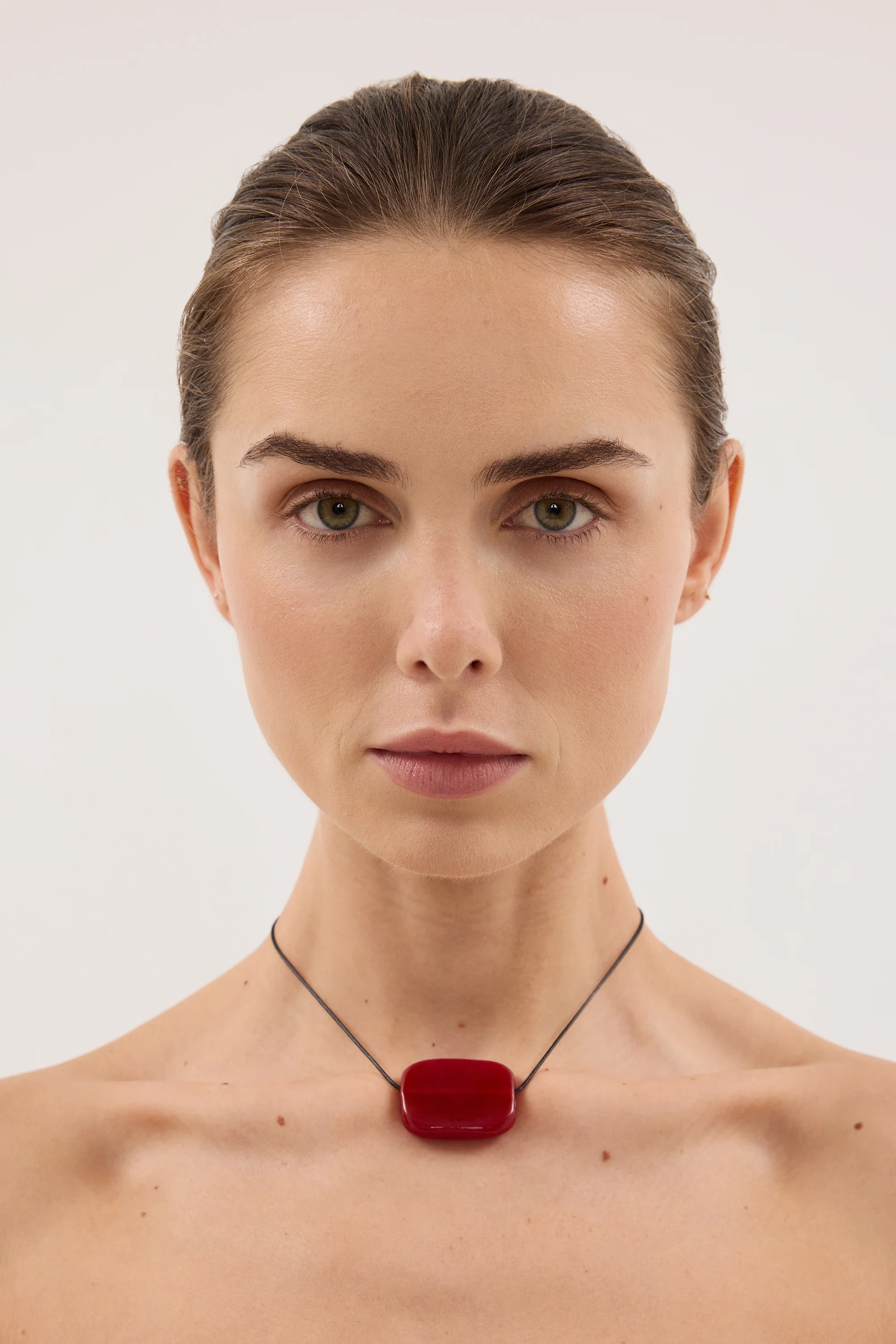 NURI STUDIOS RED RECTANGLE NECKLACE - Image 2