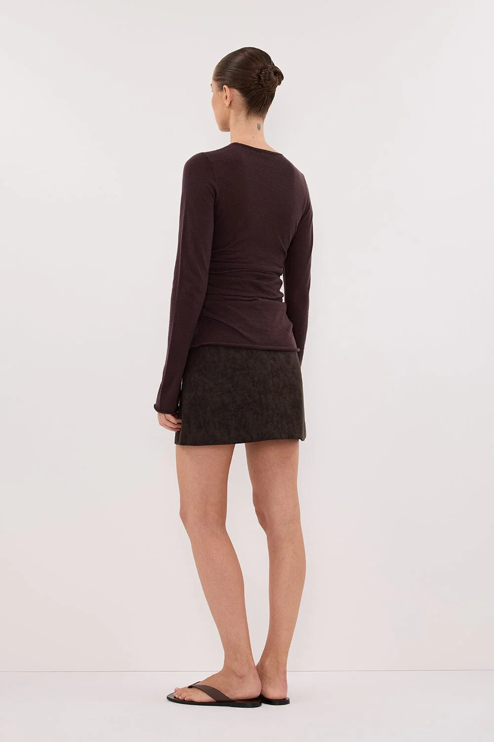 OAKLAND CHOC FAUX SUEDE MINI SKIRT - Image 4