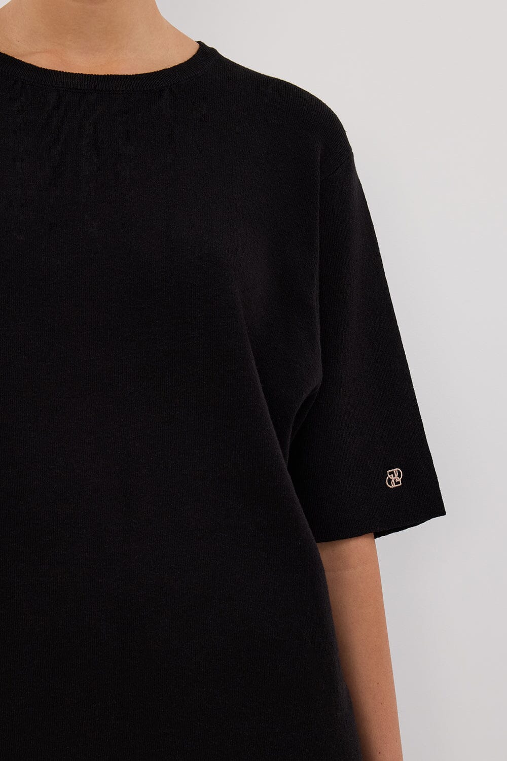 OLIVIA BLACK OVERSIZED KNIT TEE - Image 6