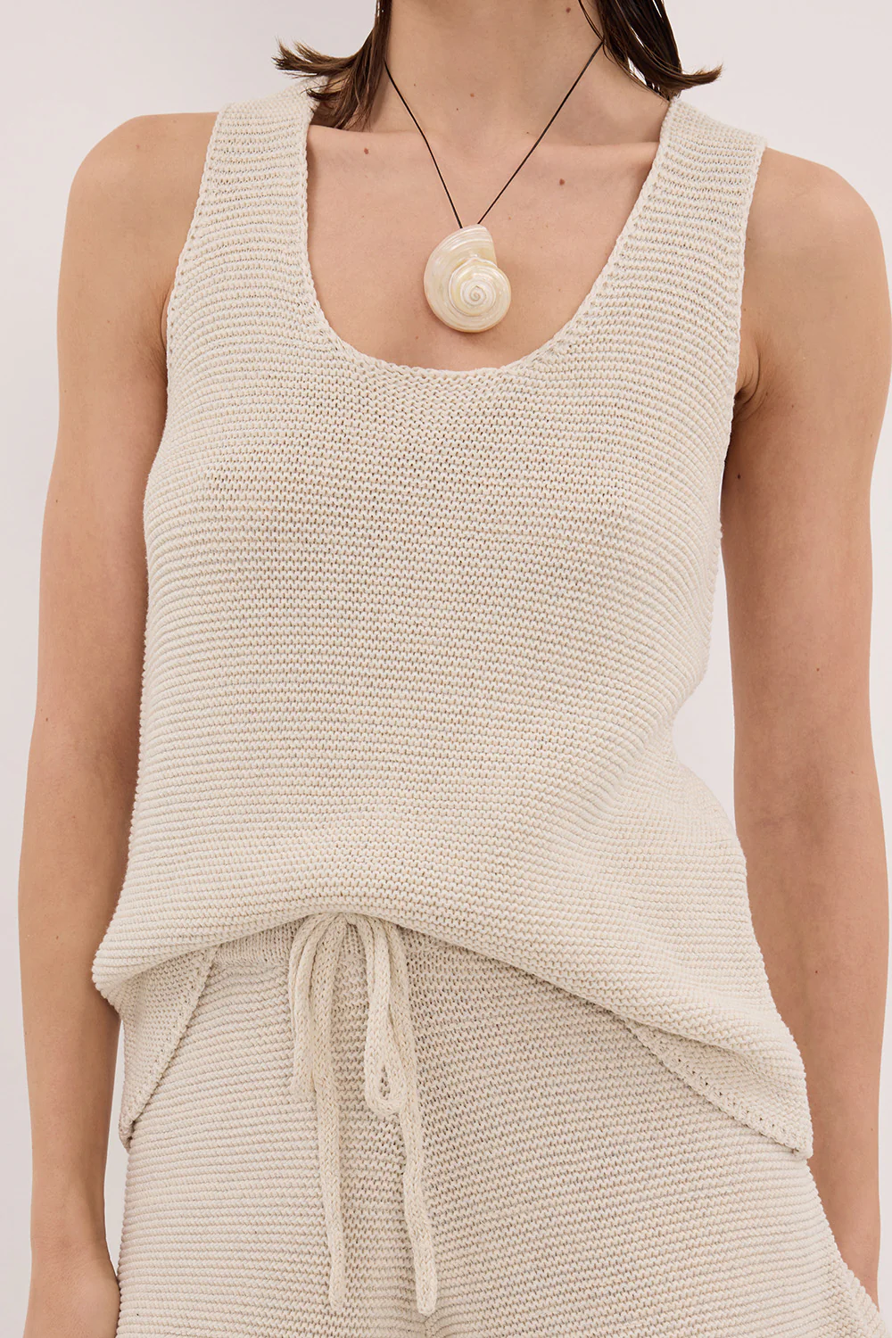 PEARL NATURAL SLEEVELESS SCOOP KNIT TOP - Image 5