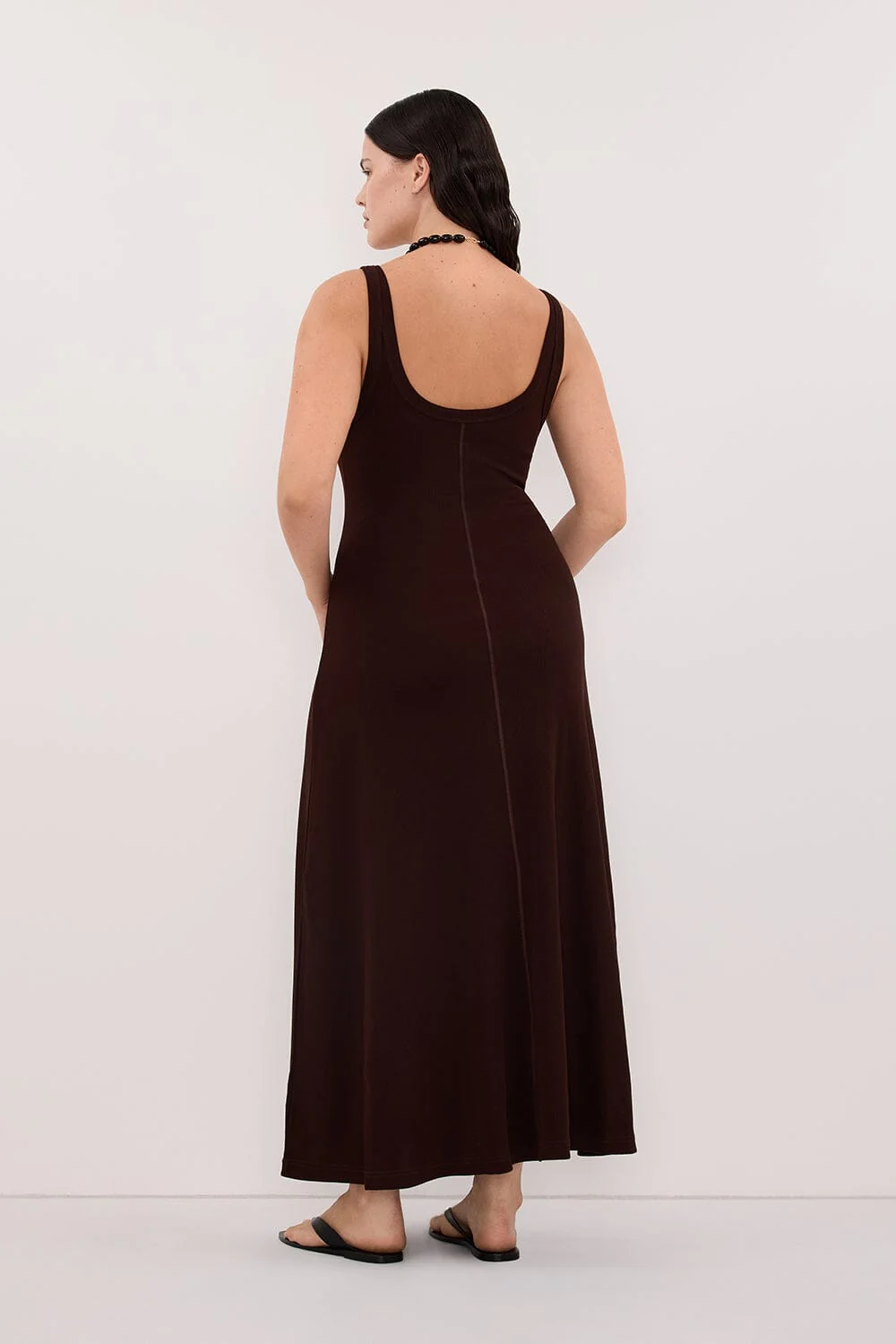 PHOEBE BURNT CHOC SLEEVELESS SCOOP NECK MIDI DRESS - Image 6