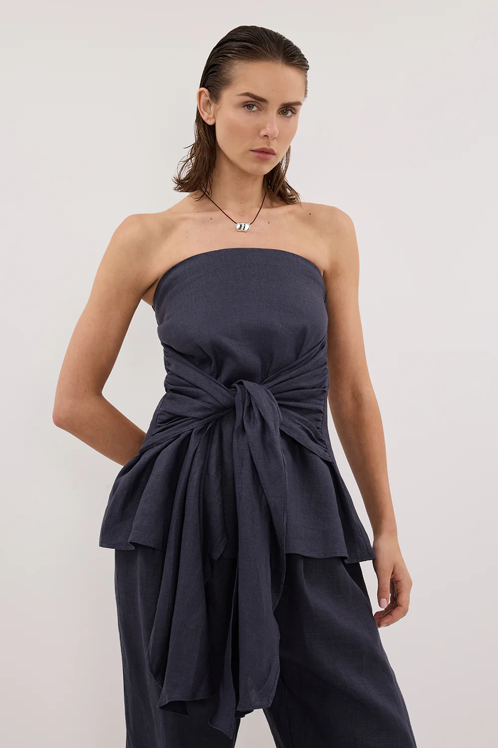 PIPPY INDIGO LINEN STRAPLESS TOP - Image 2