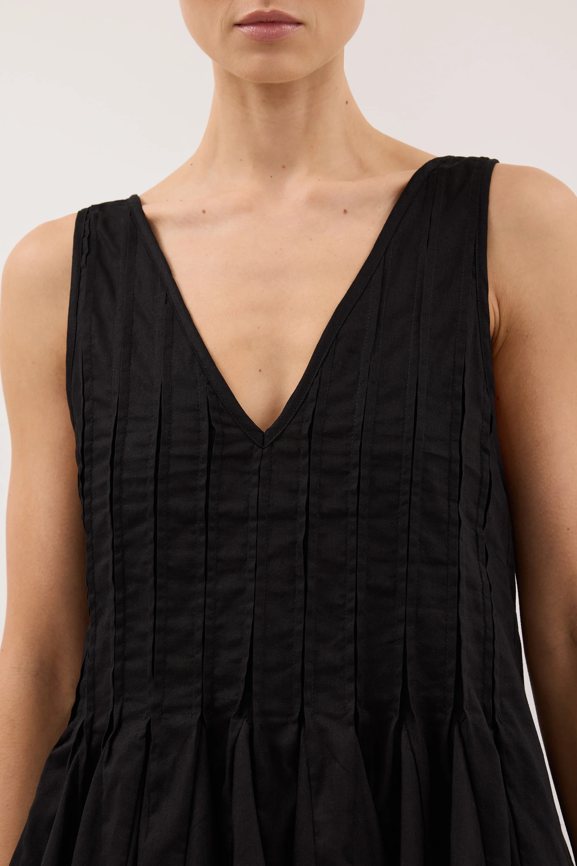 PIXIE BLACK LINEN GODET TOP - Image 4