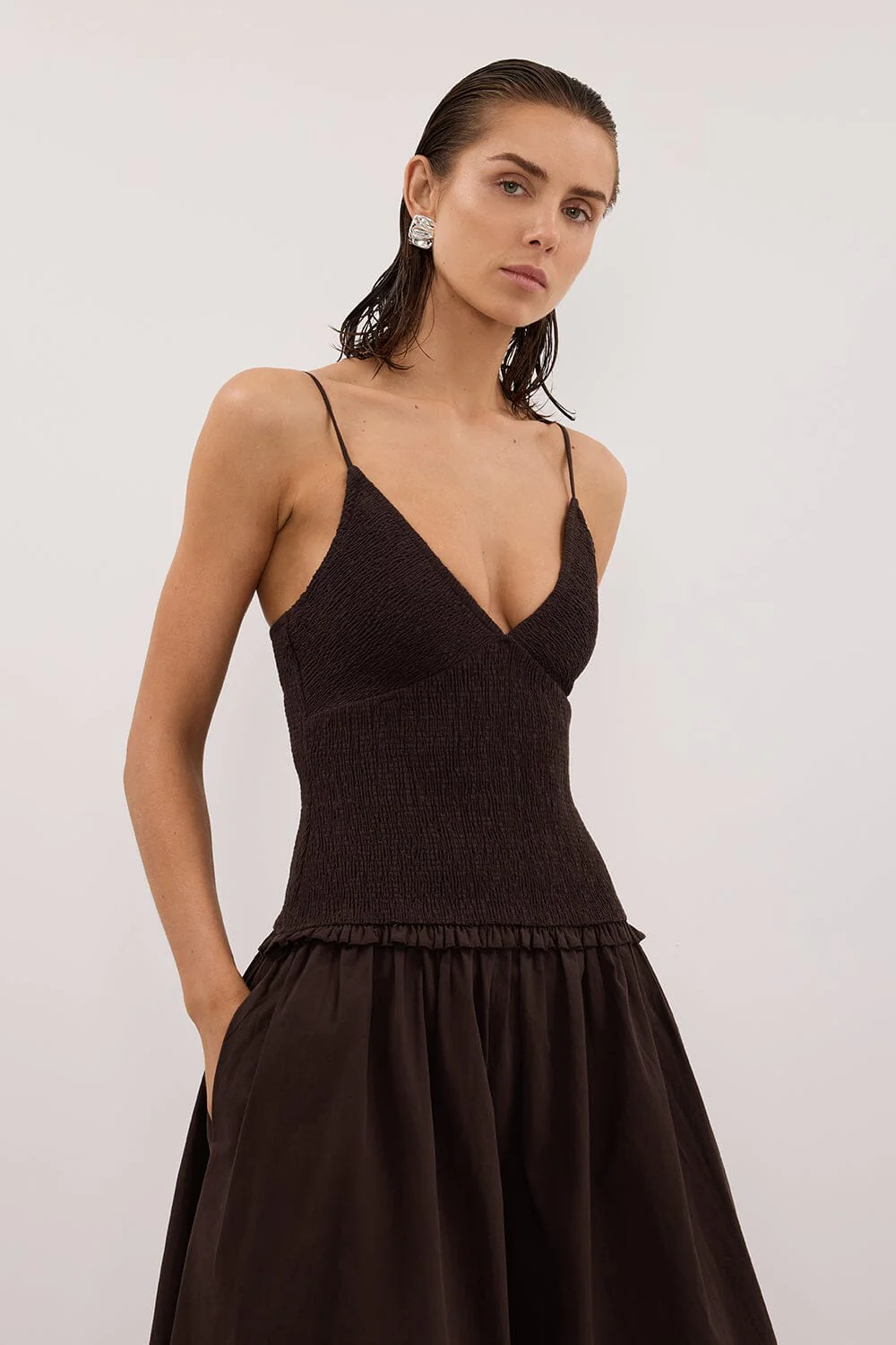 RAMONA BURNT CHOC SLEEVELESS COTTON MIDI DRESS - Image 2