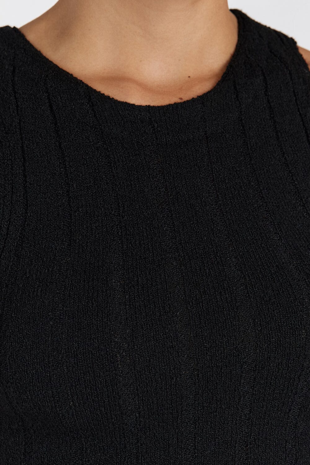 REM BLACK KNIT TOP - Image 5