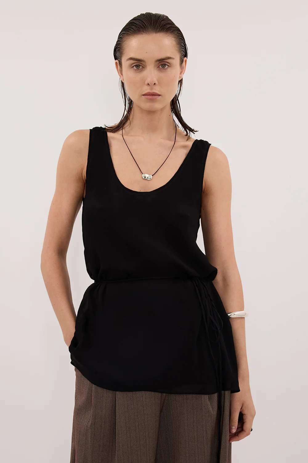 RUDI BLACK SLEEVELESS CAMI TOP - Image 2