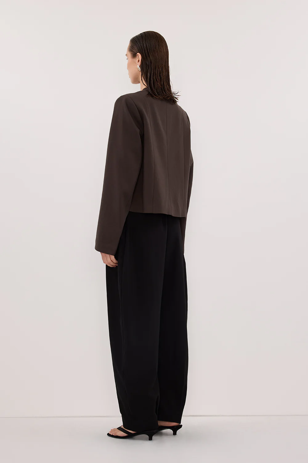 RYAN BITTER CHOC OVERSIZED CROPPED BLAZER - Image 4