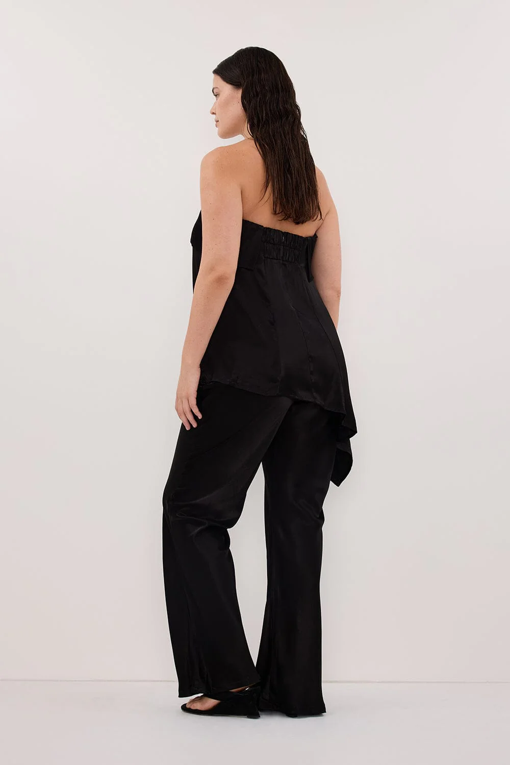 SANDER BLACK STRAPLESS SATIN TOP - Image 7