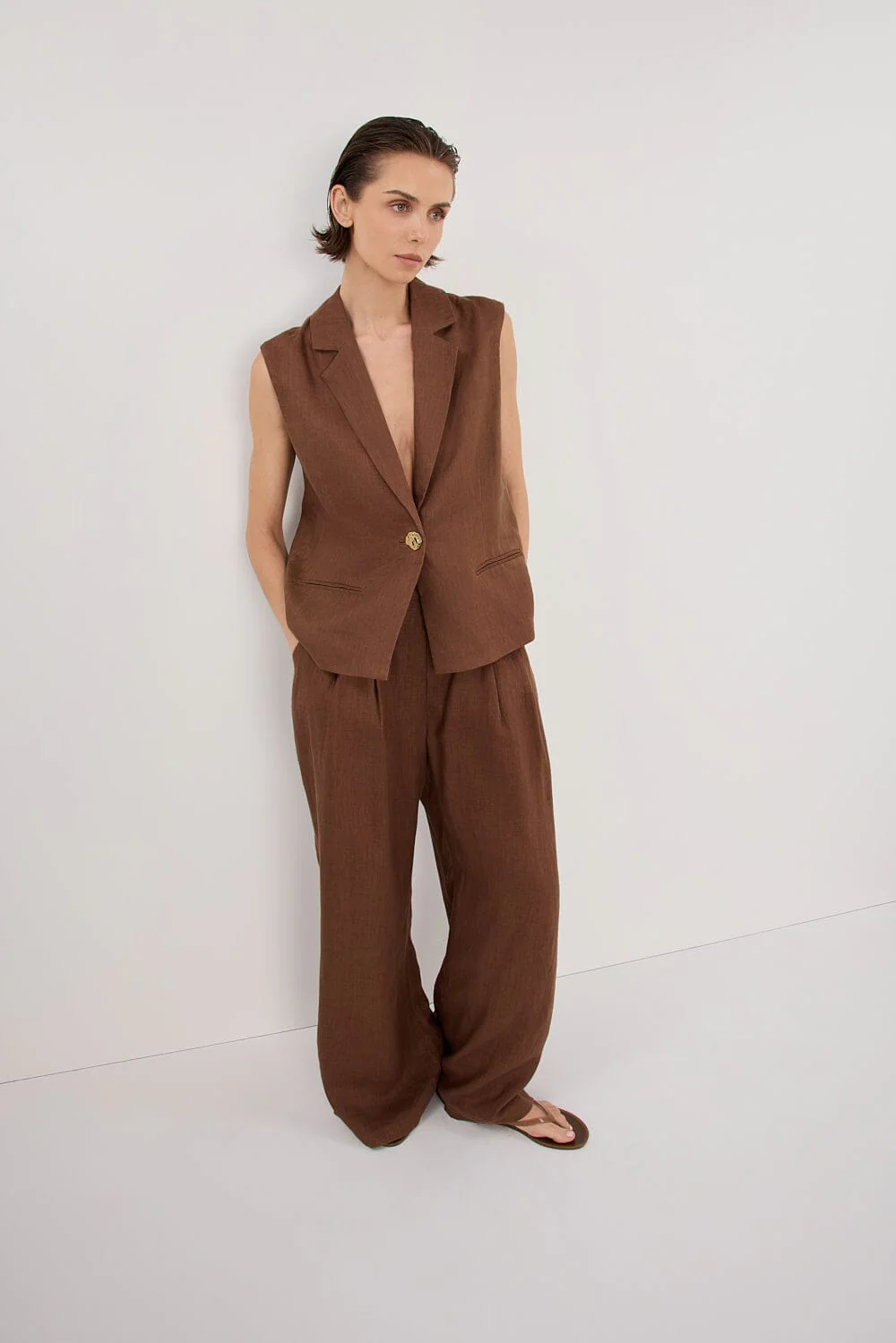 SELAH FONDANT LINEN SLEEVELESS VEST - Image 6