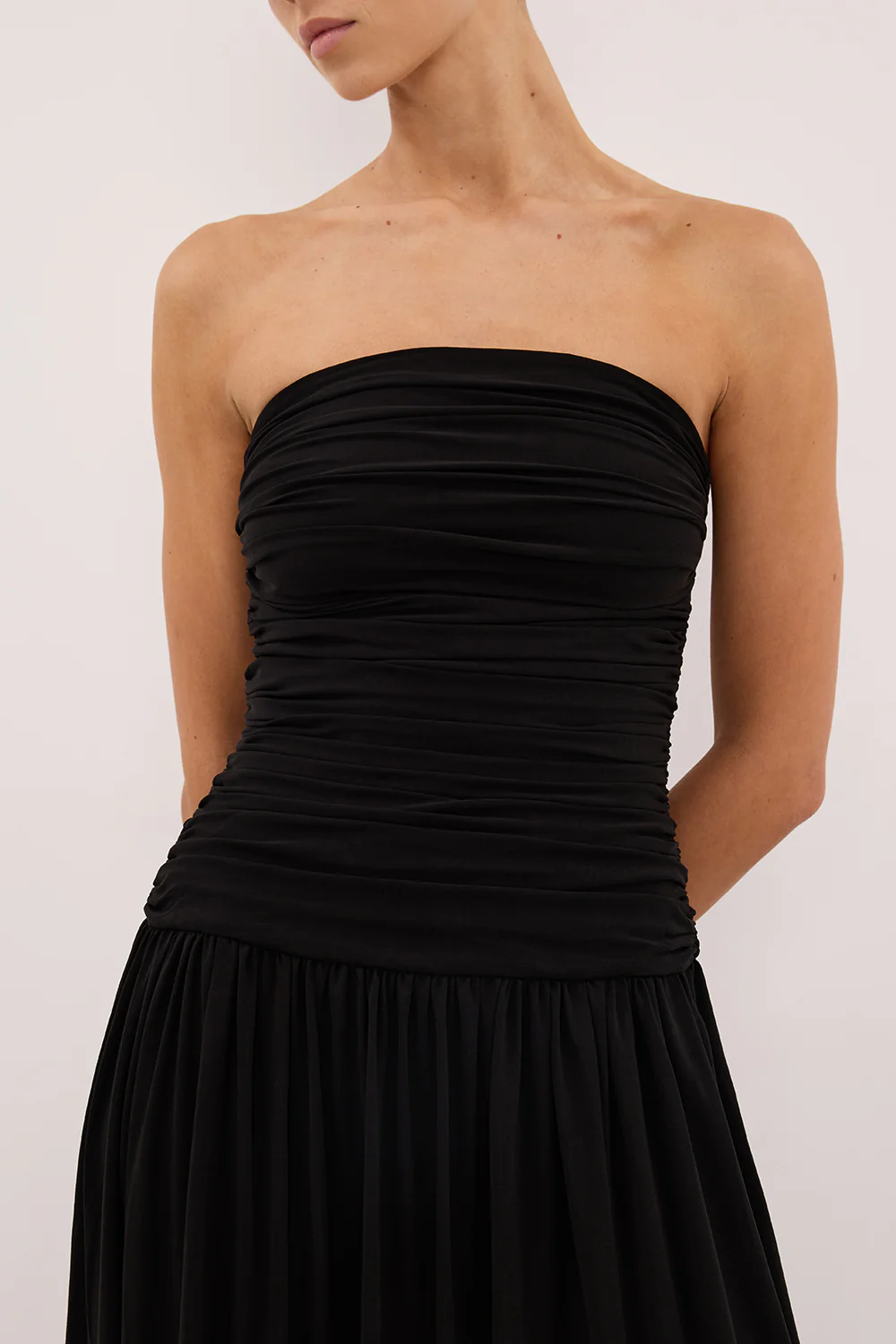 SHARI BLACK STRAPLESS BANDEAU MIDI DRESS - Image 5