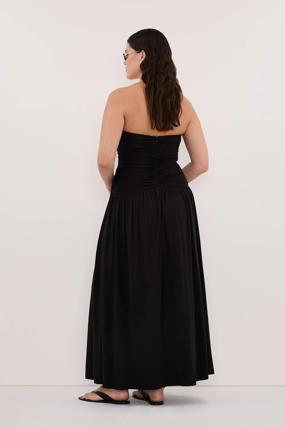 SHARI BLACK STRAPLESS BANDEAU MIDI DRESS - Image 7