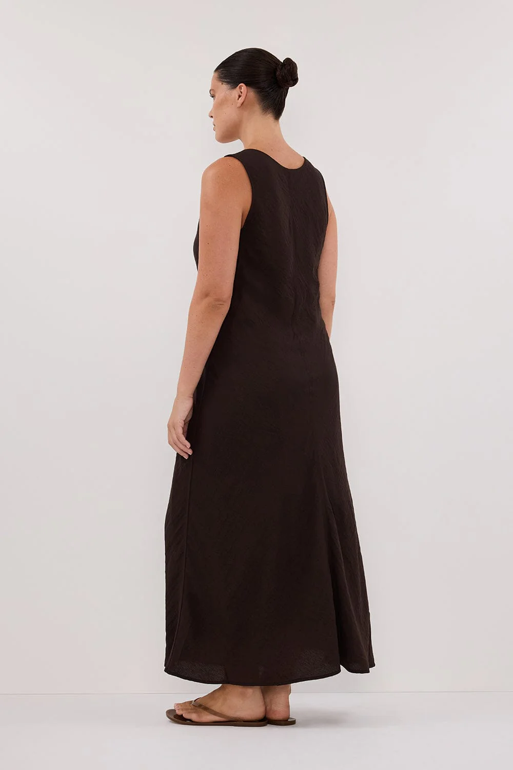 SHILOH BITTER CHOC SCOOP NECK MIDI DRESS - Image 8