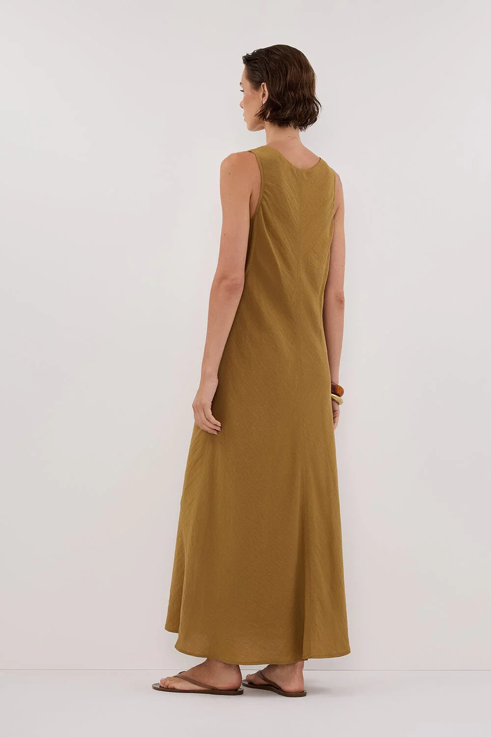 SHILOH FERN SCOOP NECK MIDI DRESS - Image 4