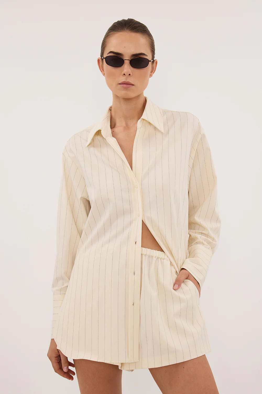 SIAN CREAM PINSTRIPE ELASTIC SHORT - Image 2