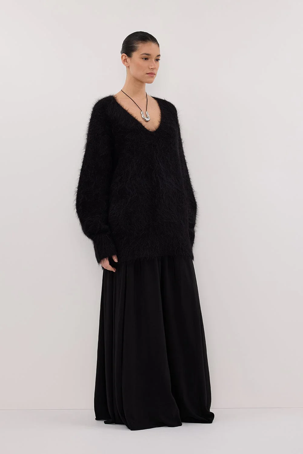 SIERRA BLACK TEXTURED MIDI SKIRT - Image 7