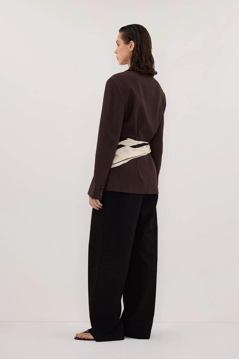 SURI ESPRESSO CINCHED BLAZER - Image 4