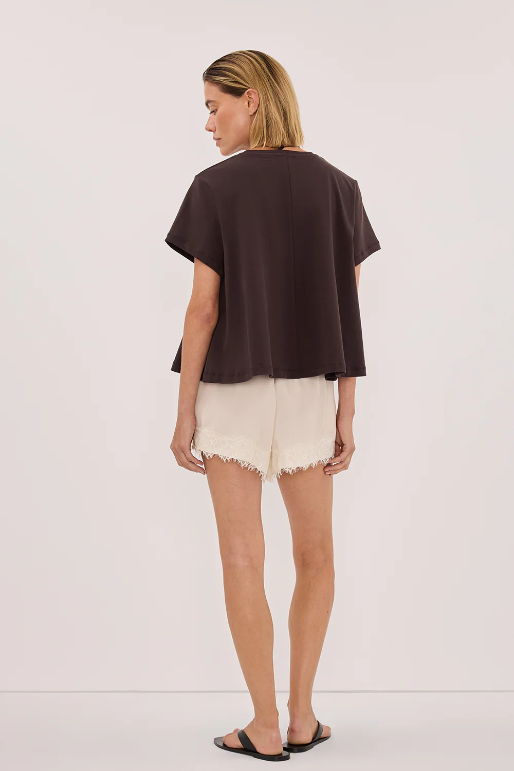 TATUM BITTER CHOC SHORT SLEEVE COTTON TEE - Image 3
