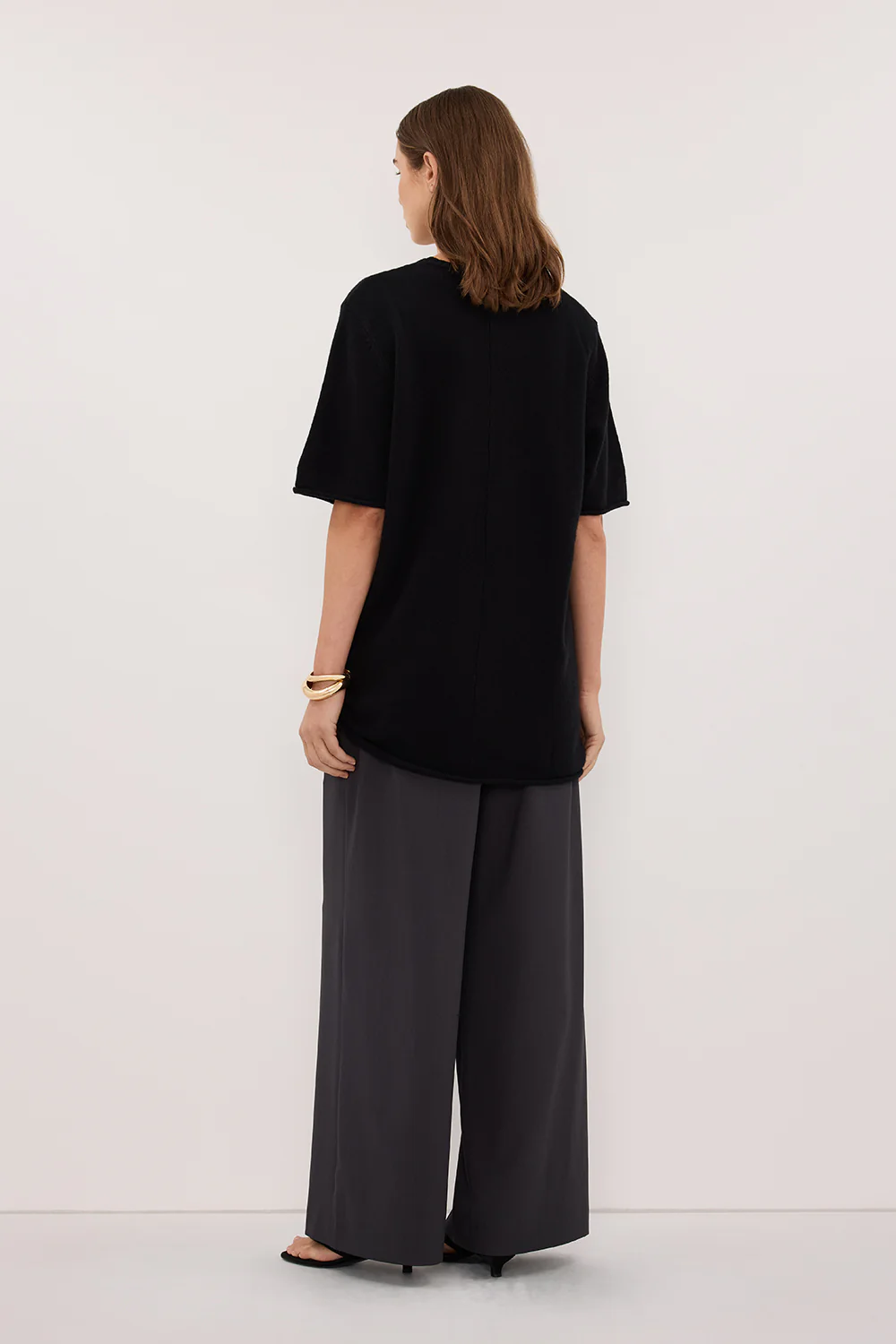 TESS BLACK LONGLINE KNIT TEE - Image 4