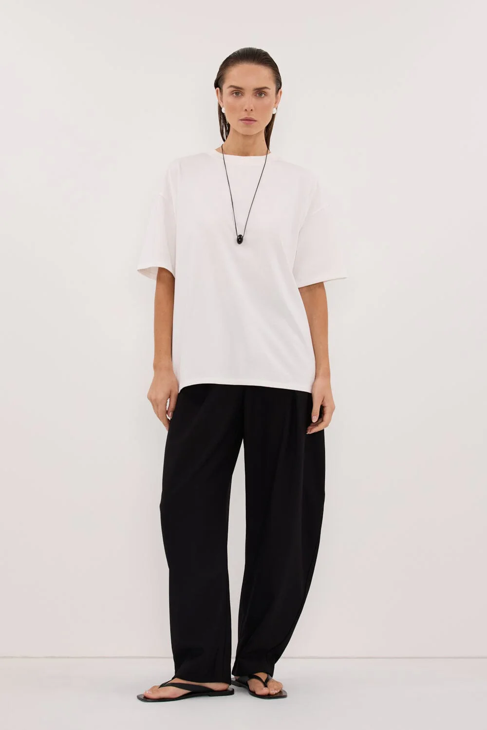 TYRA WHITE BOYFRIEND TEE - Image 5