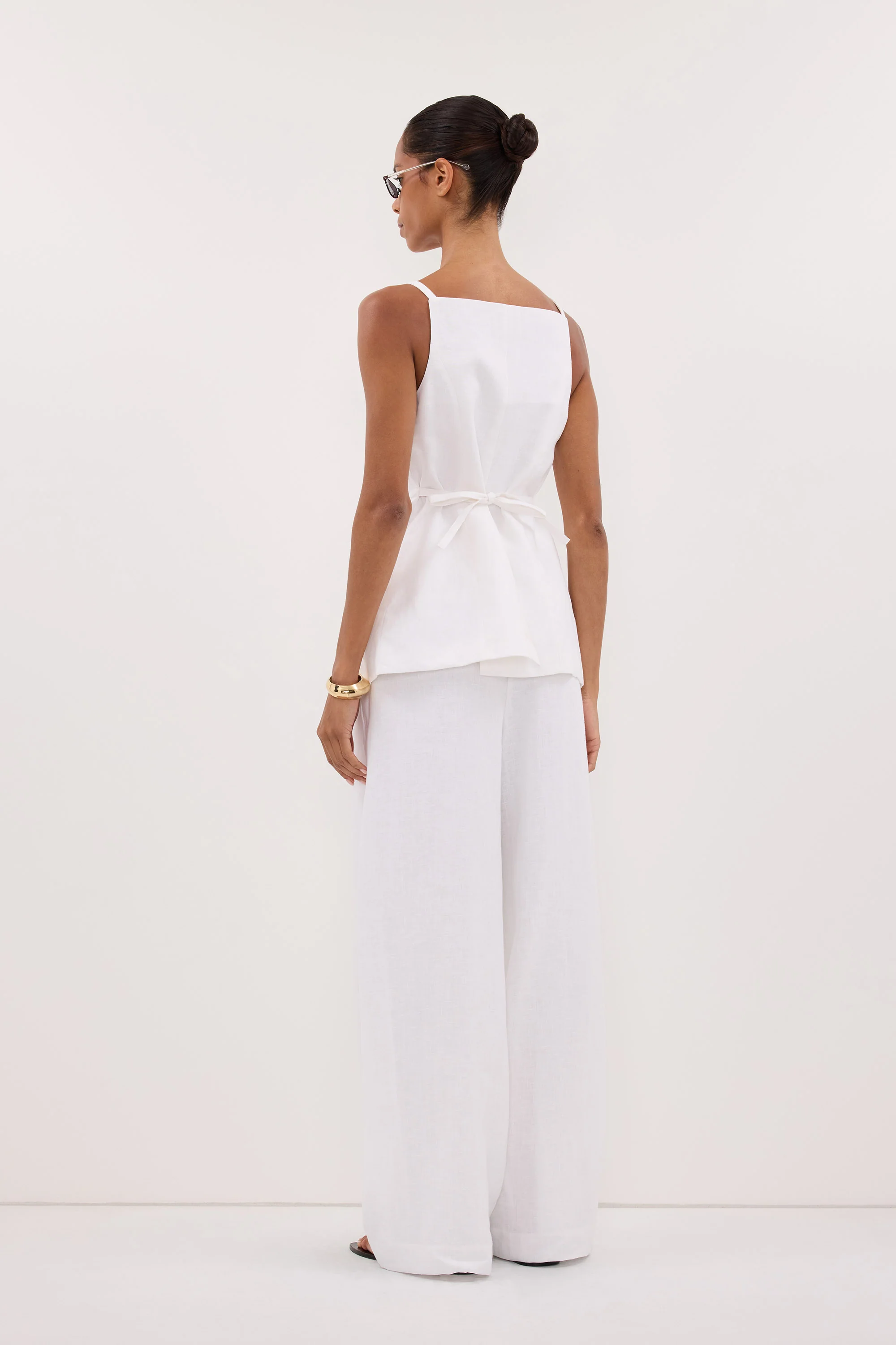 VIV WHITE SLEEVELESS LINEN VEST - Image 4