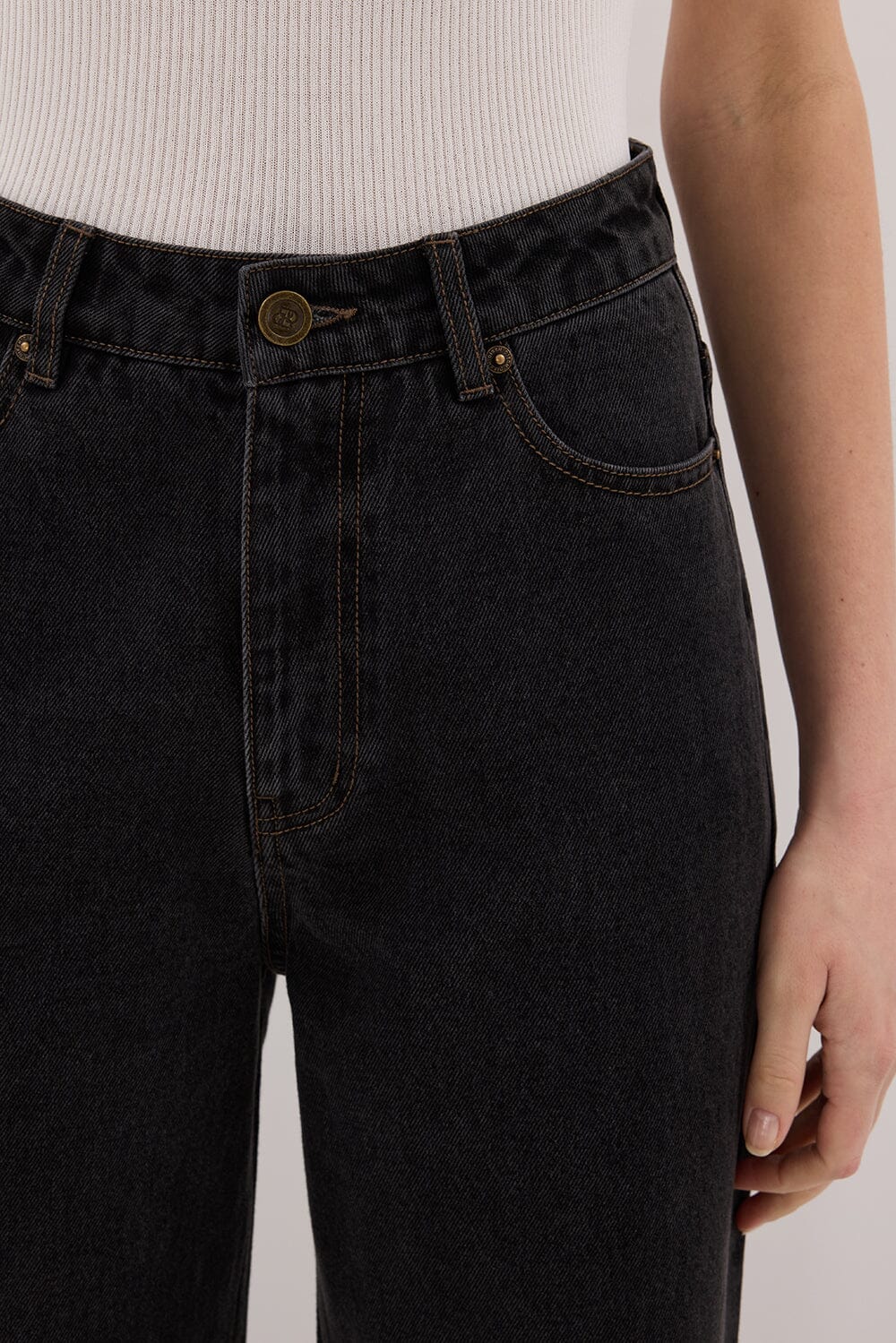 WESTIN BLACK RINSE TALL STRAIGHT JEAN - Image 5