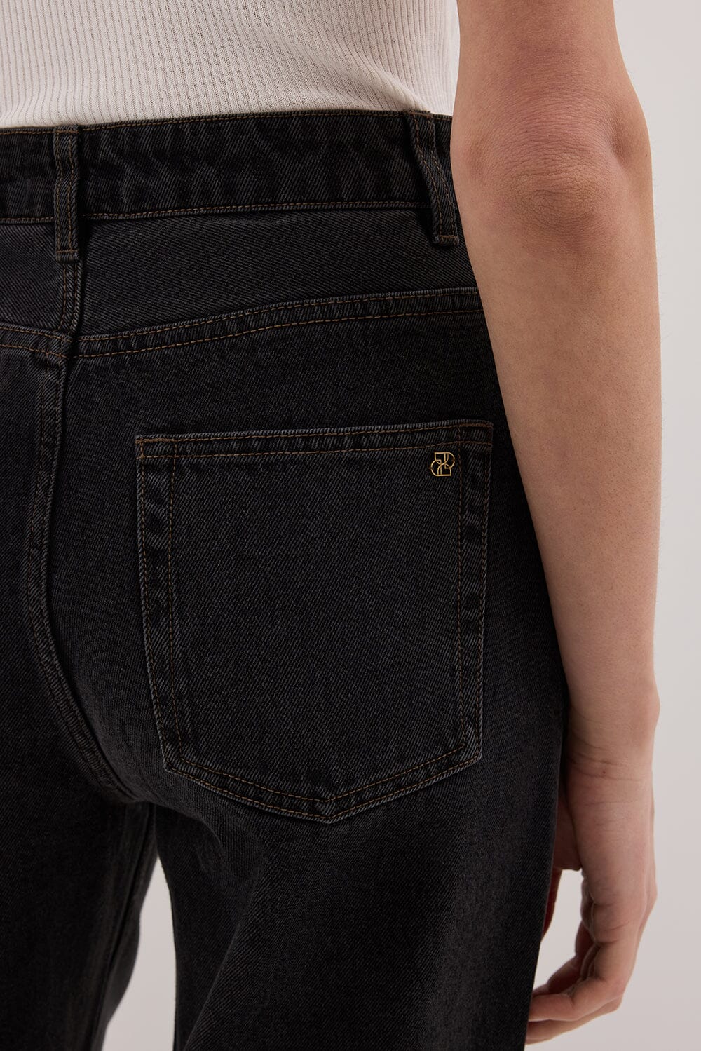 WESTIN BLACK RINSE TALL STRAIGHT JEAN - Image 6