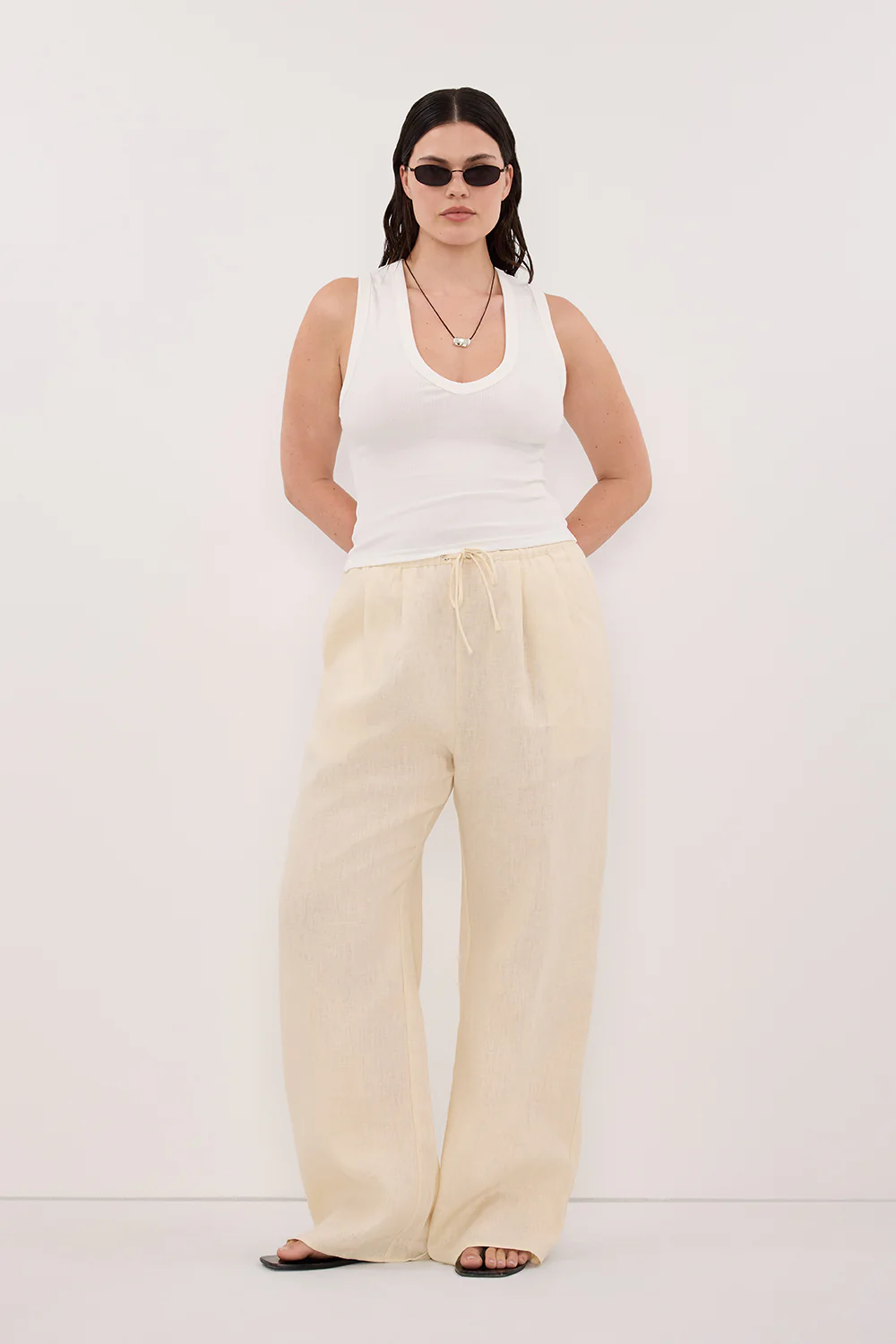 YASMIN OFF WHITE SLEEVELESS KNIT TANK - Image 7